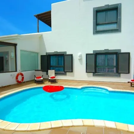 In Playa Blanca Sleeps 6 With Pool And Wifi