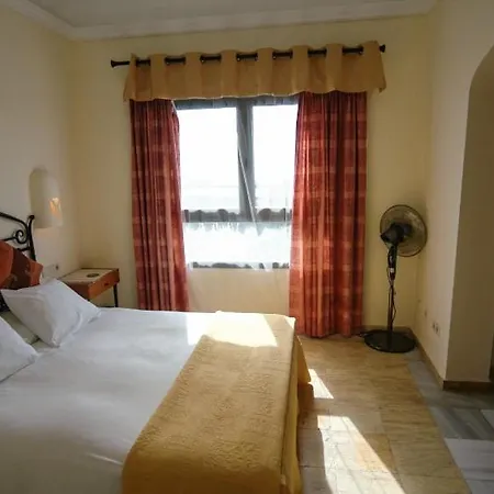 In Playa Blanca Sleeps 6 With Pool And Wifi *