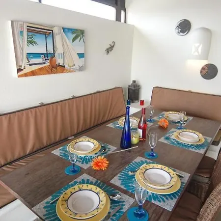 Villa In Playa Blanca Sleeps 6 With Pool And Wifi *